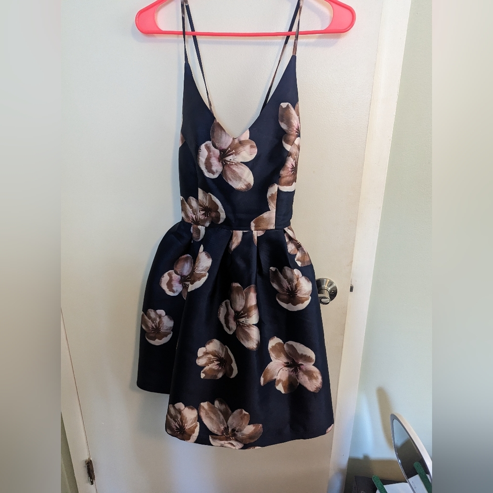 Floral navy bubble skirt dress